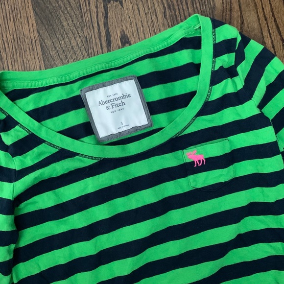 2/$15 Abercrombie and Fitch Women’s 3/4 Sleeve Top - Picture 2 of 5